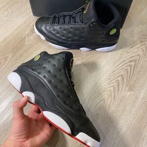 - Jordan 13 Retro Playoffs (2023) US M 13